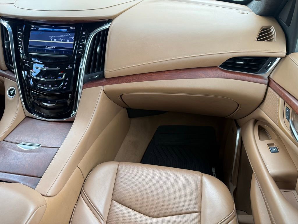 Used 2017 Cadillac Escalade ESV Platinum RWD image 12