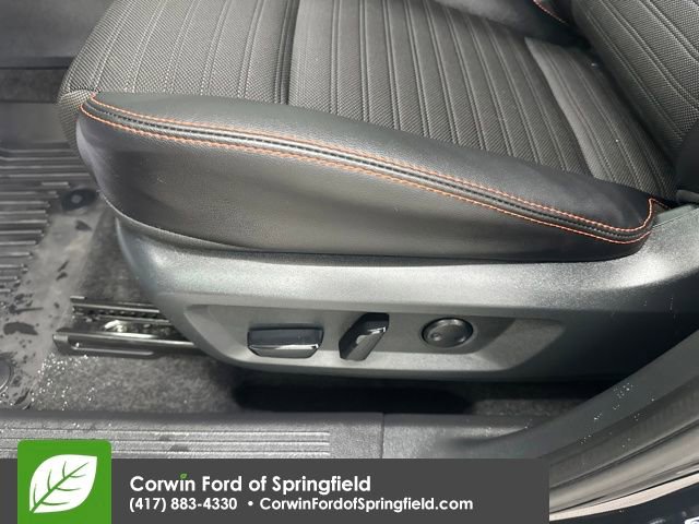 Used 2025 Nissan Rogue SV image 36