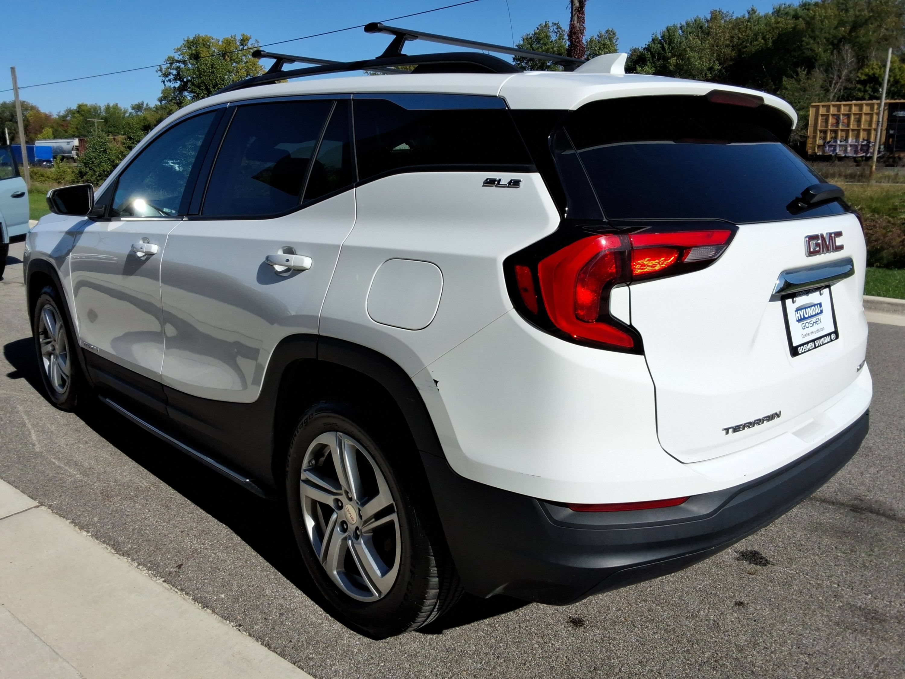 Used 2020 GMC Terrain SLE w/ Driver Convenience Package AWD/4WD image 11