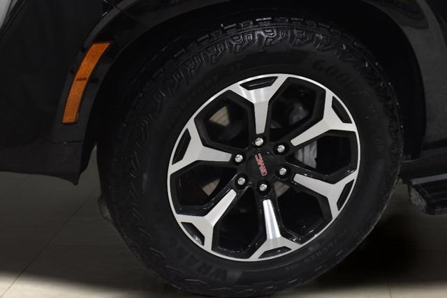Used 2025 GMC Yukon AT4 w/ AT4 Premium Plus Package AWD/4WD image 46