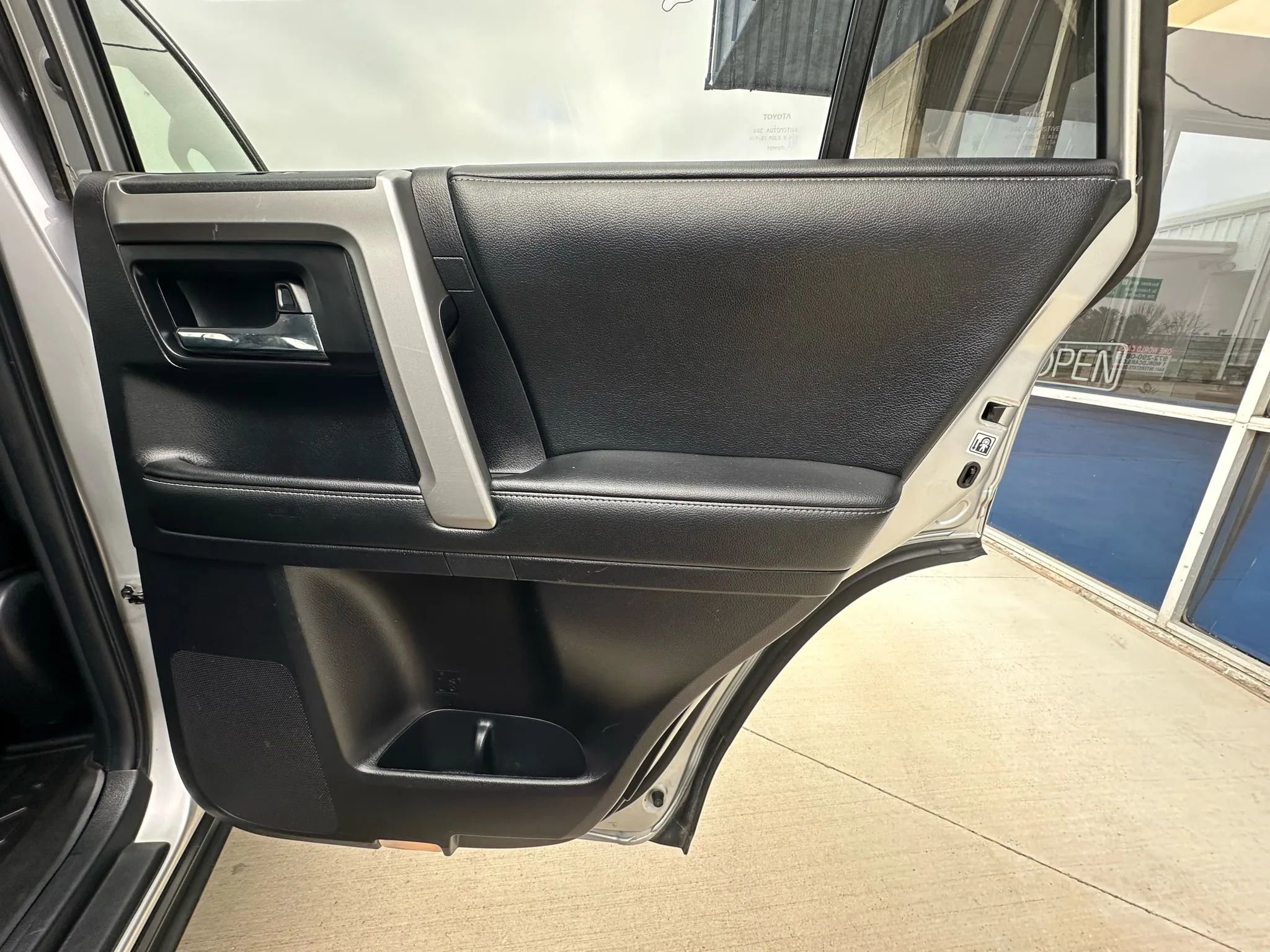 Used 2014 Toyota 4Runner SR5 Premium image 30