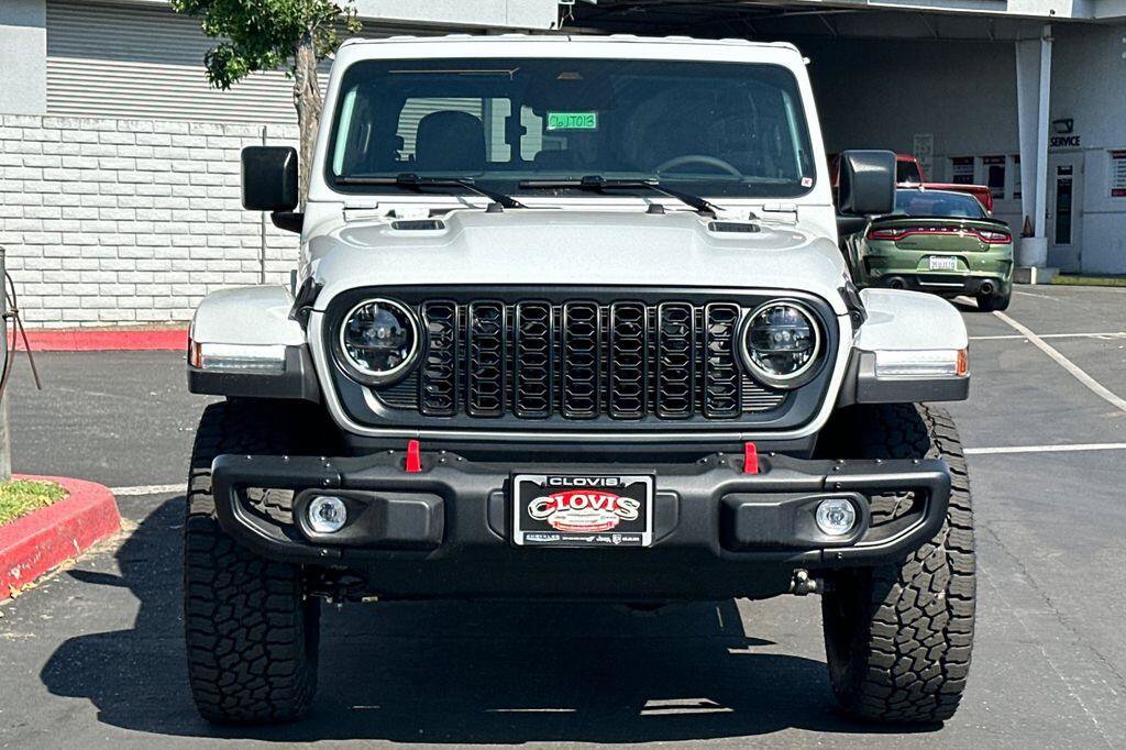 New 2026 Jeep Gladiator Rubicon w/ Safety Group AWD/4WD image 9