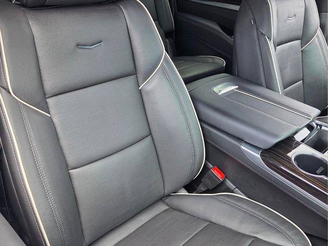 Certified 2025 Cadillac Escalade ESV Premium Luxury AWD/4WD image 22