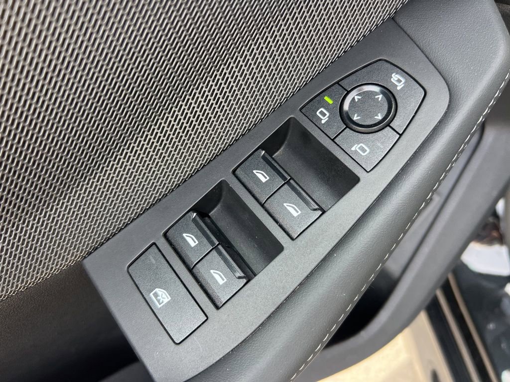 Used 2025 BMW 228i xDrive w/ Premium Package image 10