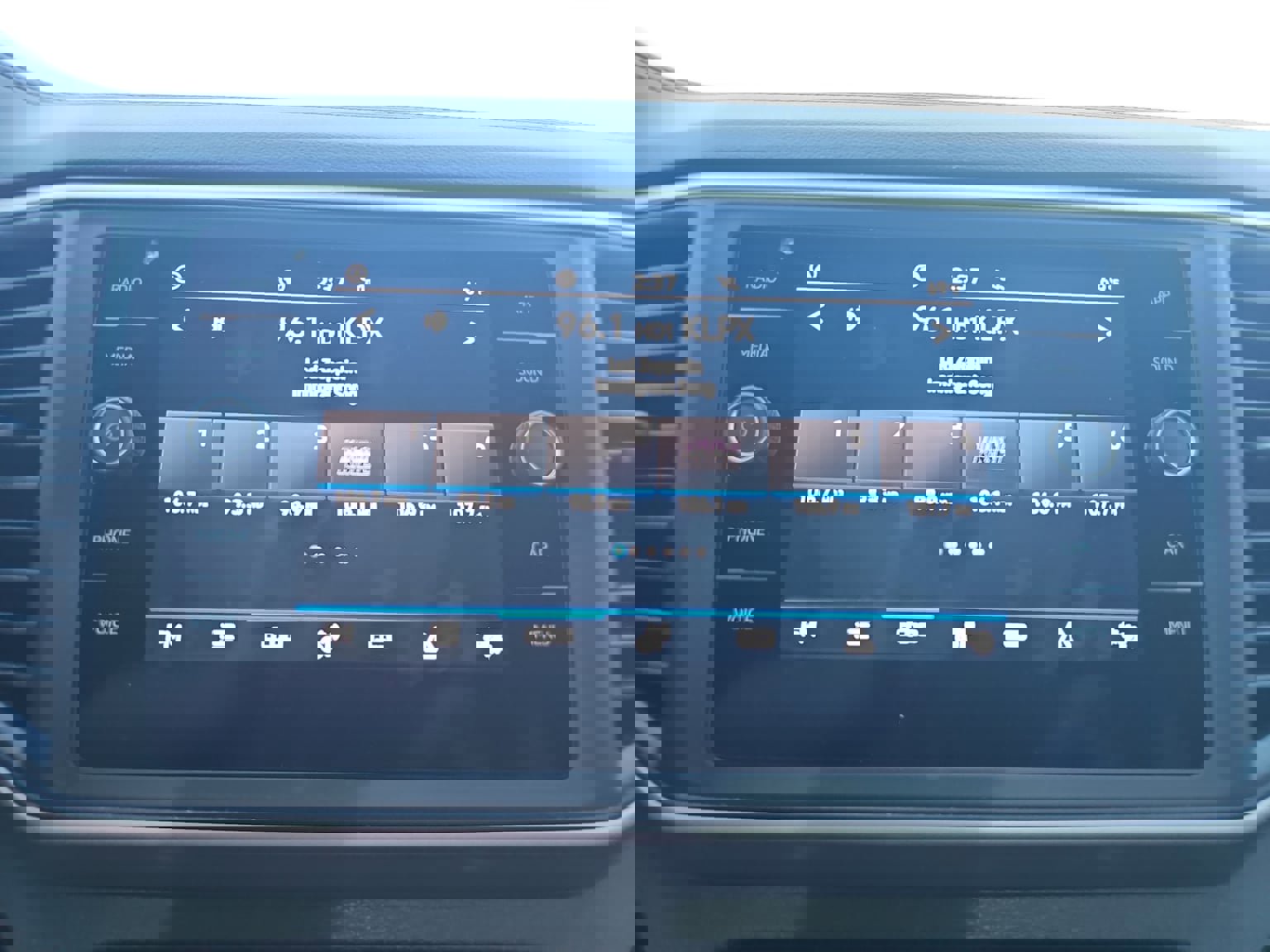 Used 2021 Volkswagen Atlas Cross Sport SE w/ Panoramic Sunroof Package image 21