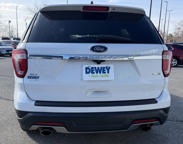 Used 2018 Ford Explorer XLT AWD/4WD image 4