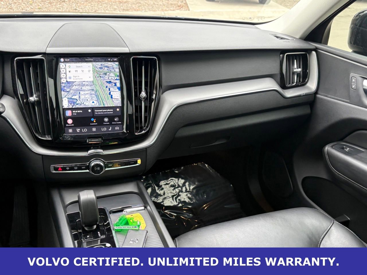 Certified 2025 Volvo XC60 B5 Core AWD/4WD image 16