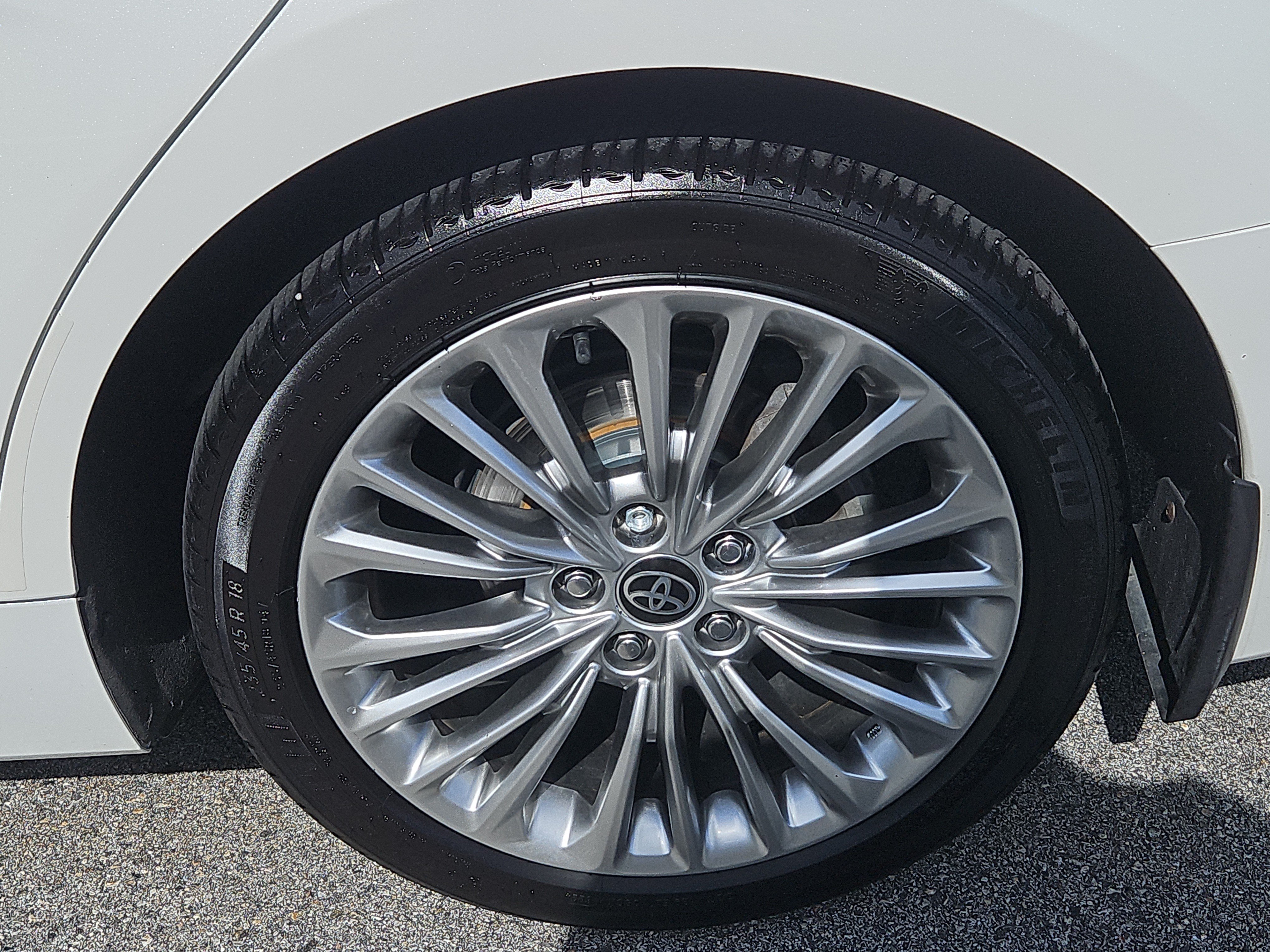 Used 2020 Toyota Avalon Limited w/ Advanced Safety Package FWD image 31