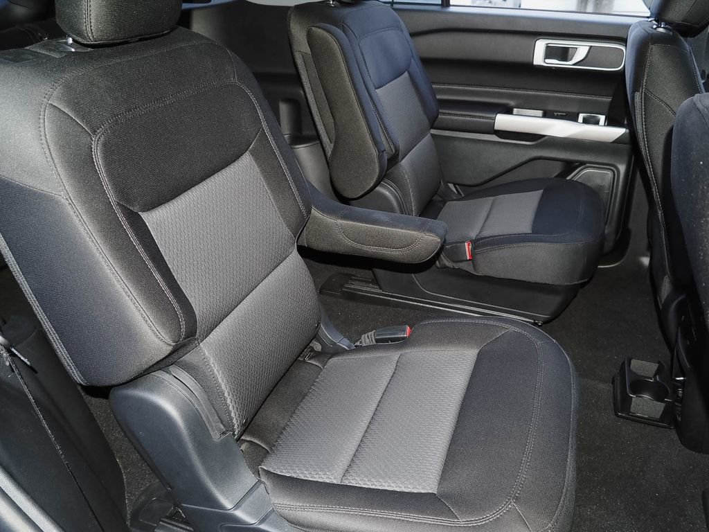 Used 2023 Ford Explorer XLT image 23