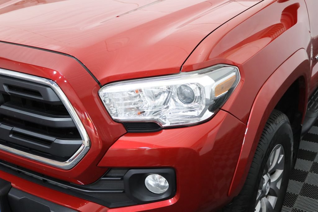 Used 2019 Toyota Tacoma SR5 AWD/4WD image 11
