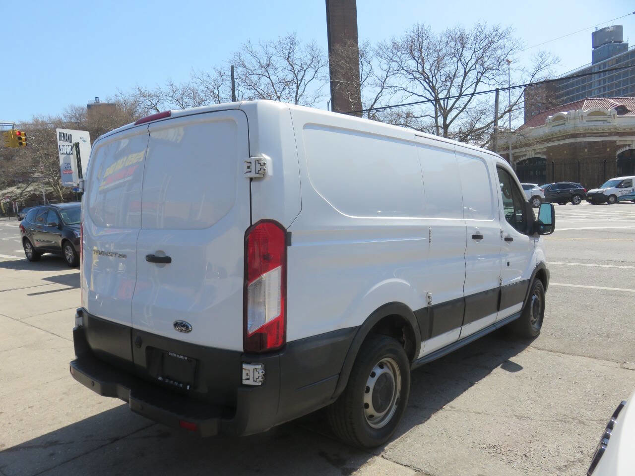 Used 2018 Ford Transit 250 130 Low Roof w/ Interior Upgrade Package RWD image 4