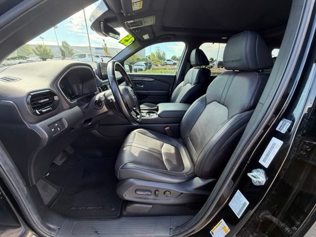 Used 2025 Honda Pilot Black Edition image 14