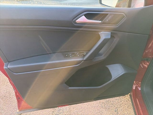 Used 2019 Volkswagen Tiguan SE w/ Panoramic Sunroof Package image 7