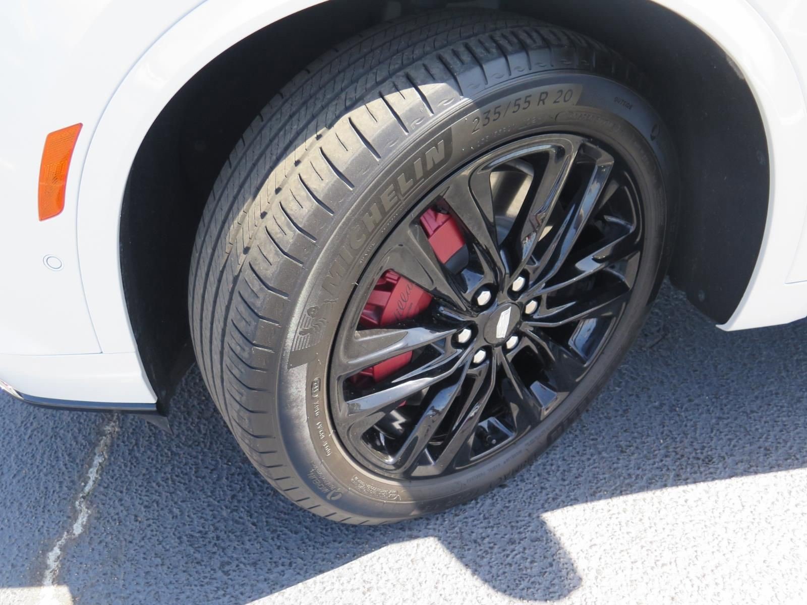Certified 2024 Cadillac XT6 Sport w/ LPO, Onyx Lite Package image 26