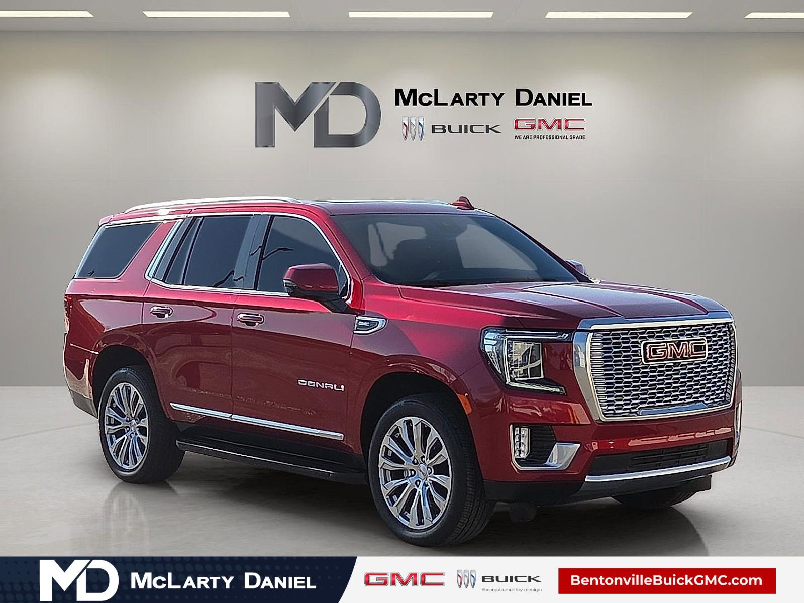 Certified 2024 GMC Yukon Denali AWD/4WD image 1
