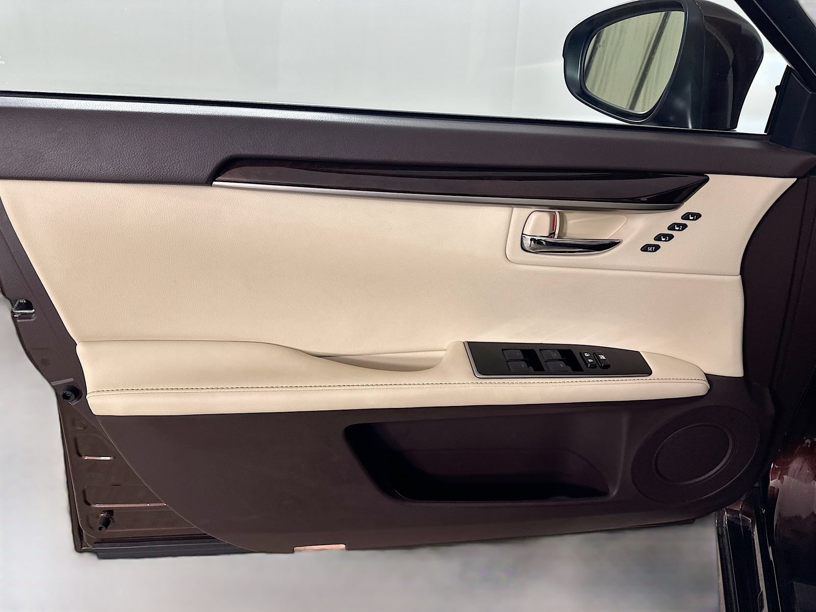 Used 2018 Lexus ES 350 w/ Luxury Package w/Wood Trim FWD image 16