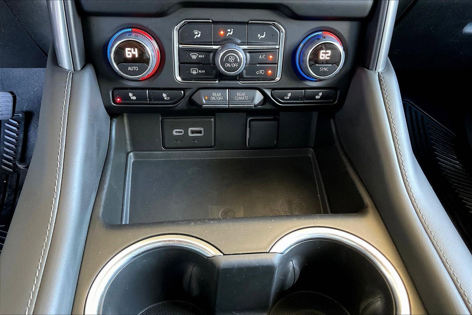 Used 2023 Chevrolet Suburban Z71 w/ Luxury Package image 16