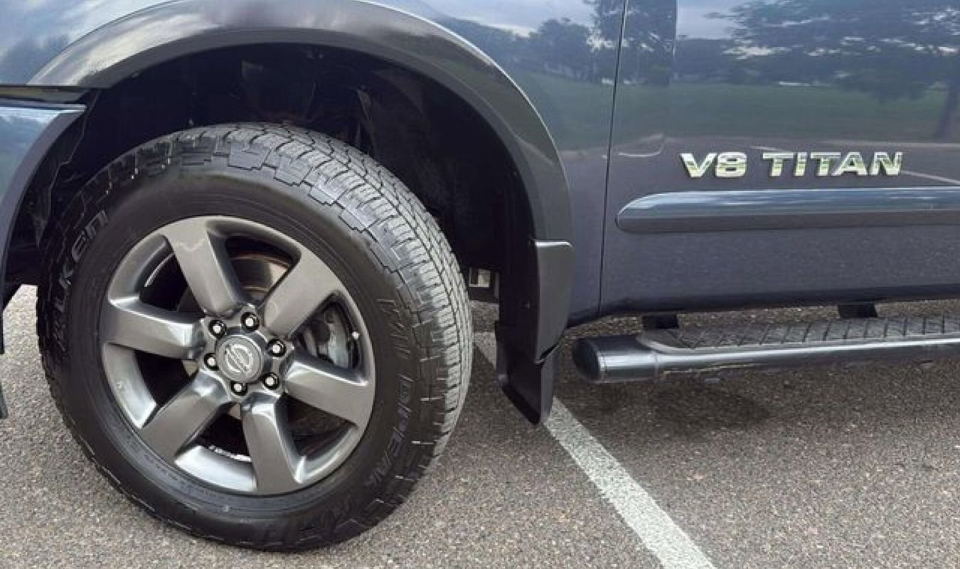 Used 2015 Nissan Titan SV w/ SV Value Truck Package image 17