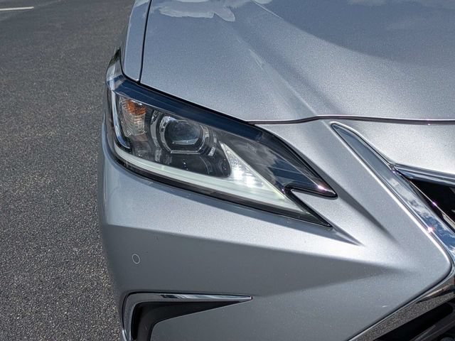 Certified 2023 Lexus ES 300h w/ Premium Package FWD image 10