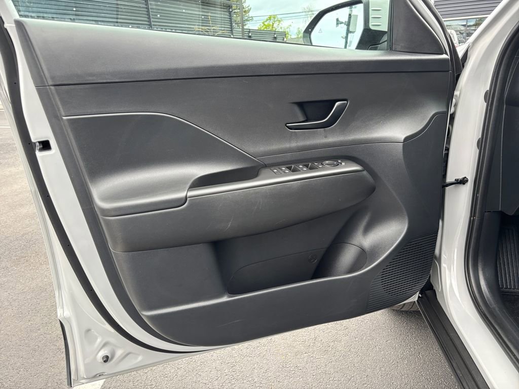 Used 2025 Hyundai Kona SEL FWD image 20