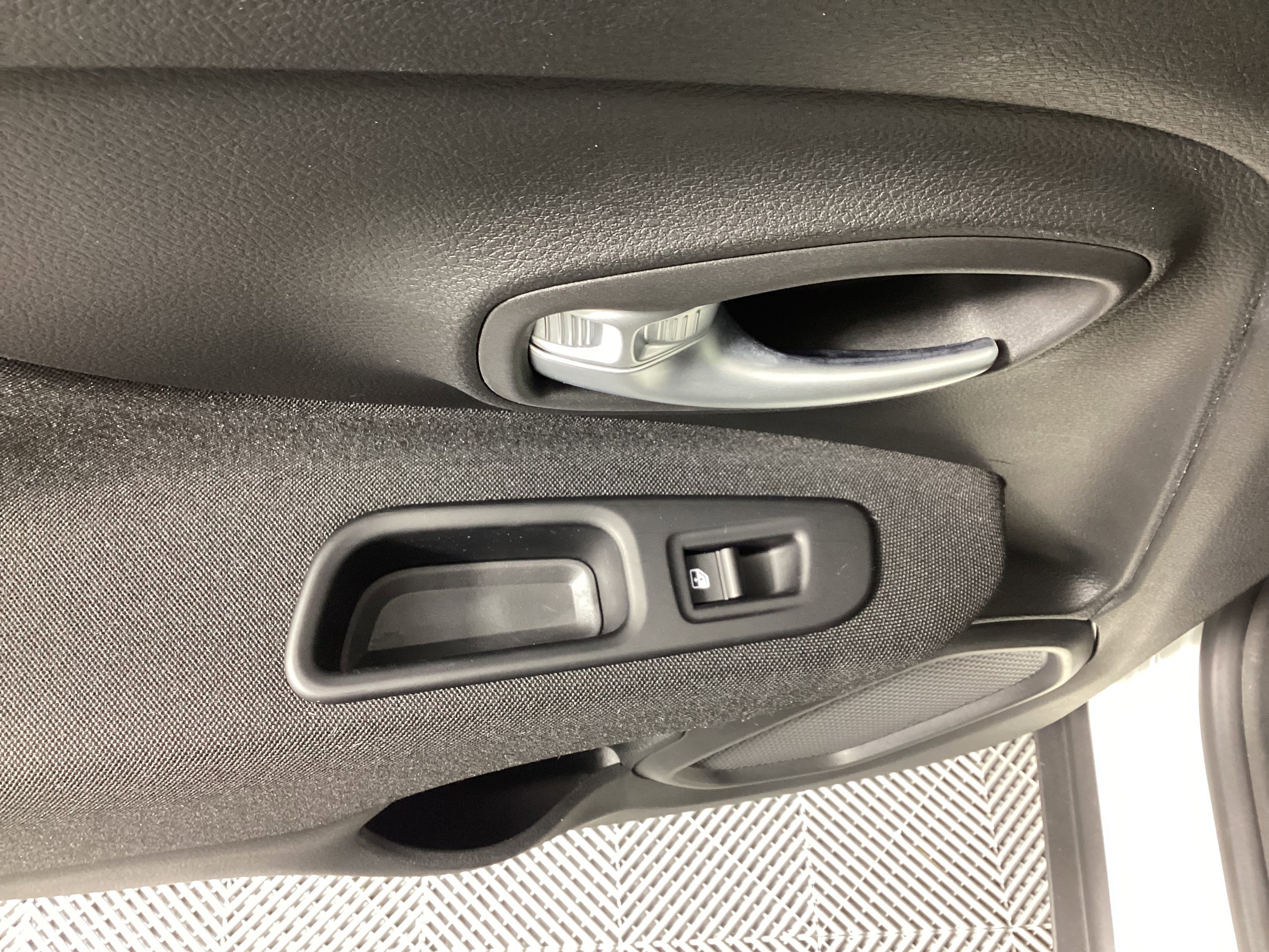 Used 2020 Jeep Renegade Latitude image 29