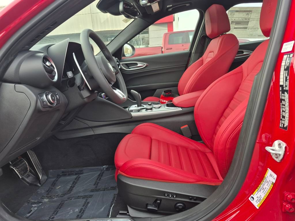 New 2025 Alfa Romeo Giulia w/ Driving Assist Package image 2
