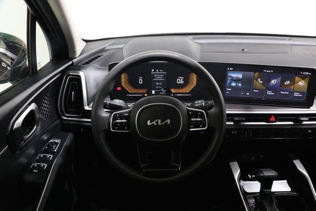 Used 2025 Kia Sorento LX FWD image 13