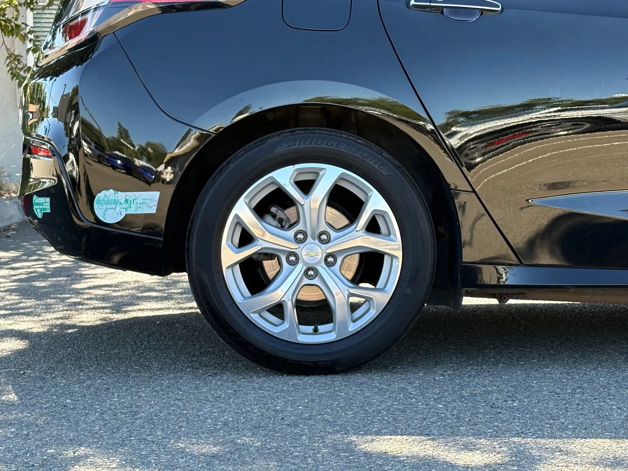 Used 2017 Chevrolet Volt Premier w/ Driver Confidence II Package FWD image 26