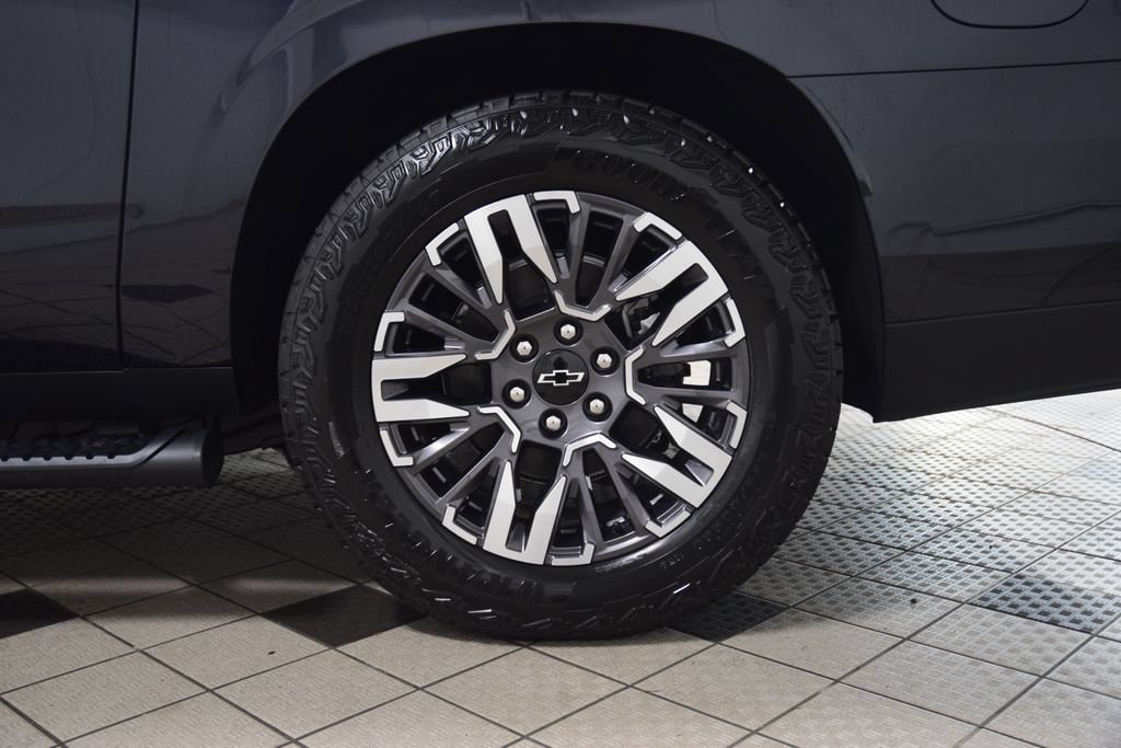 New 2026 Chevrolet Suburban Z71 w/ Z71 Off-Road Package AWD/4WD image 29