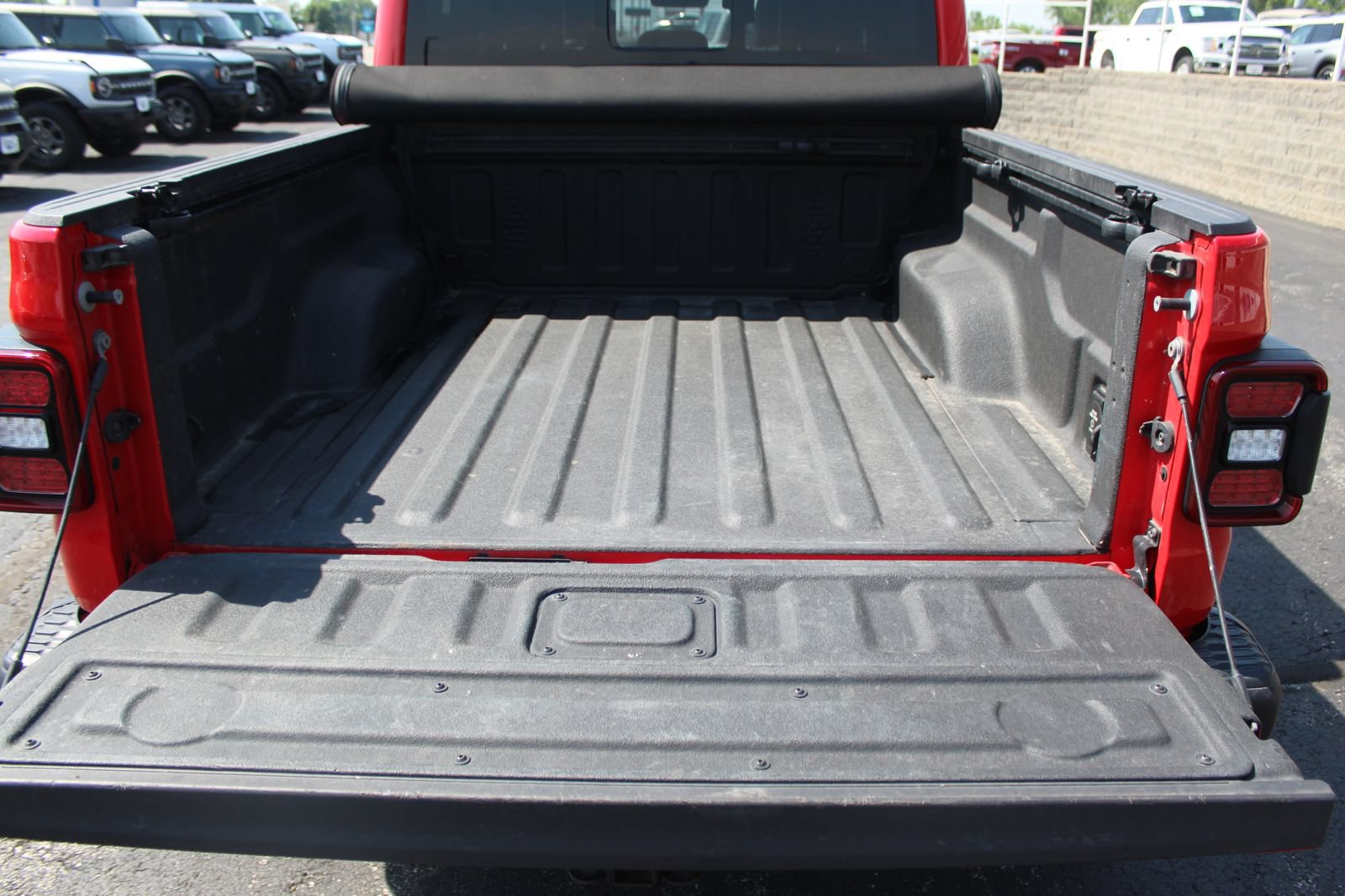 Used 2020 Jeep Gladiator Rubicon AWD/4WD image 21