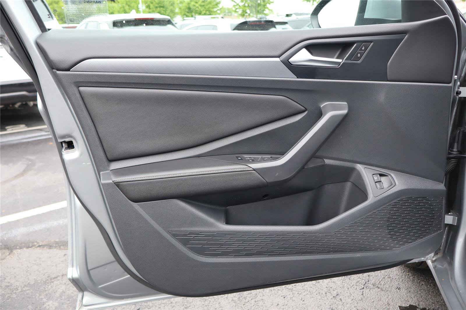 Used 2023 Volkswagen Jetta SE FWD image 13