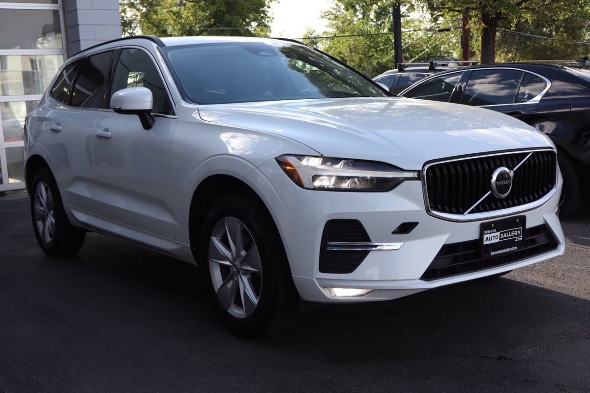 Used 2022 Volvo XC60 B5 Momentum AWD/4WD image 7