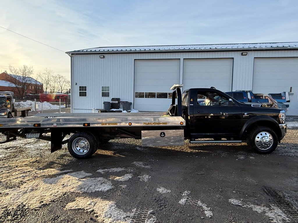 Used 2022 RAM 5500 SLT w/ Quick Order Package 2YG SLT AWD/4WD image 2