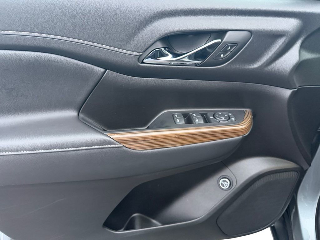 Used 2023 GMC Acadia SLE w/ Driver Convenience Package image 25