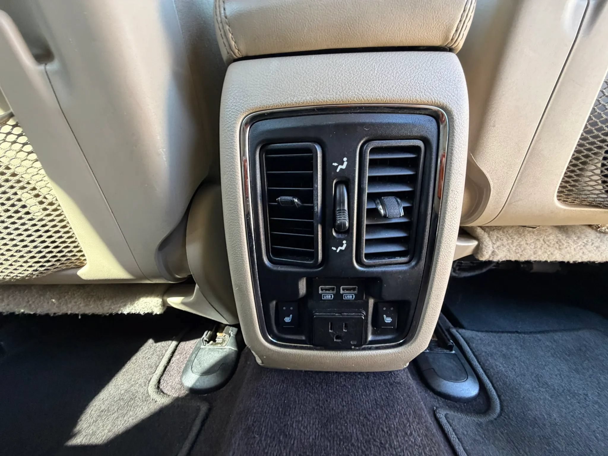 Used 2017 Jeep Grand Cherokee Limited w/ Luxury Group II RWD image 19