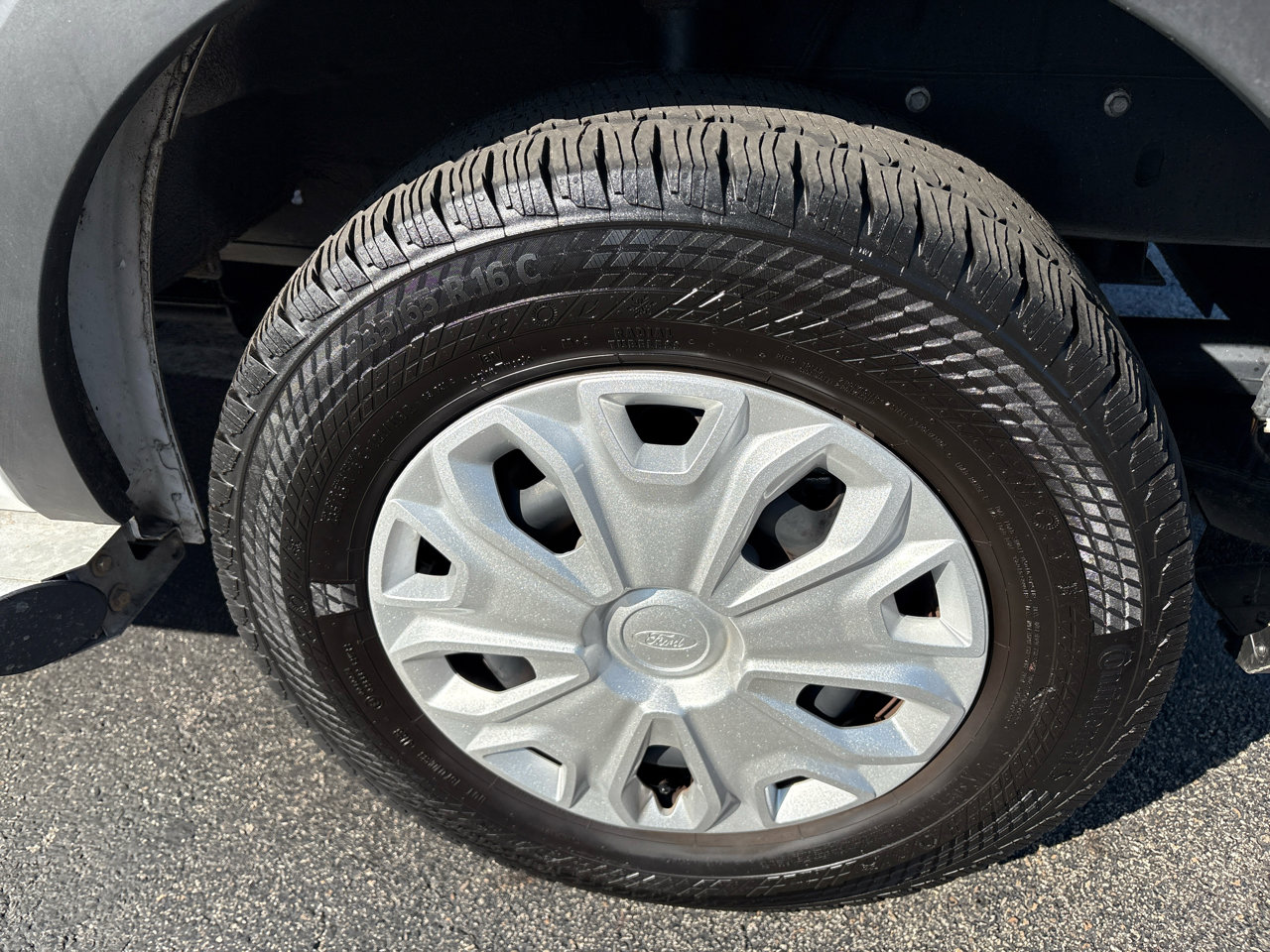 Used 2024 Ford Transit 250 Low Roof w/ Exterior Upgrade Package image 25