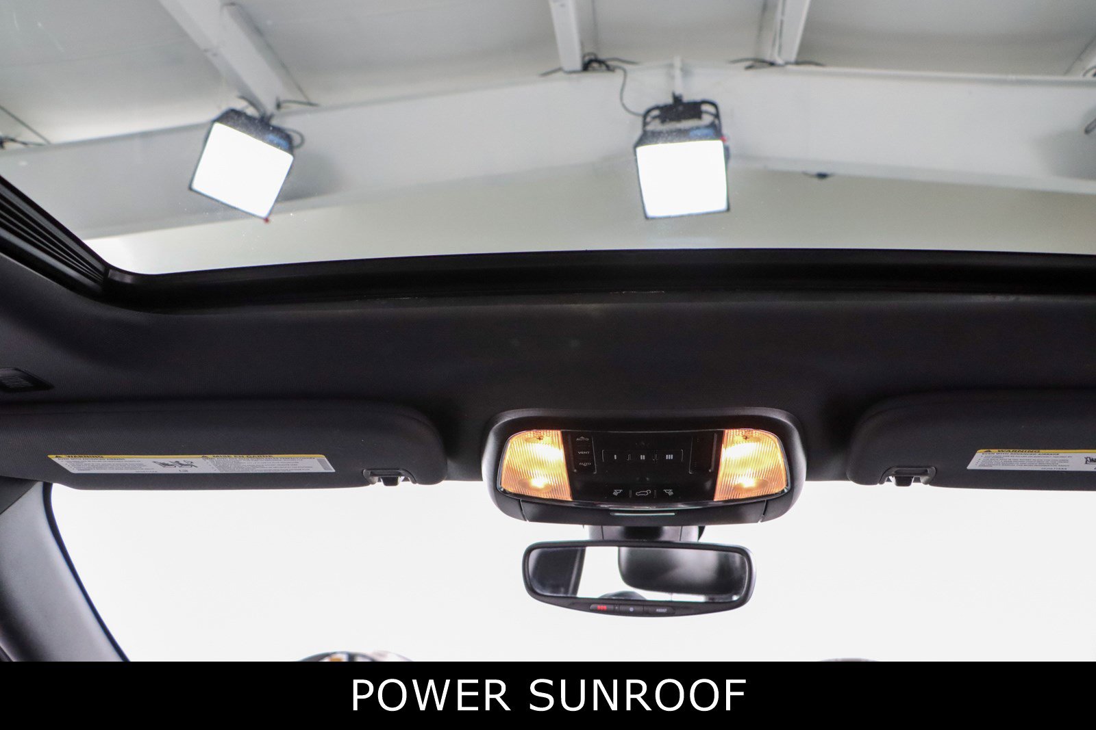 Used 2018 Jeep Grand Cherokee Altitude image 21