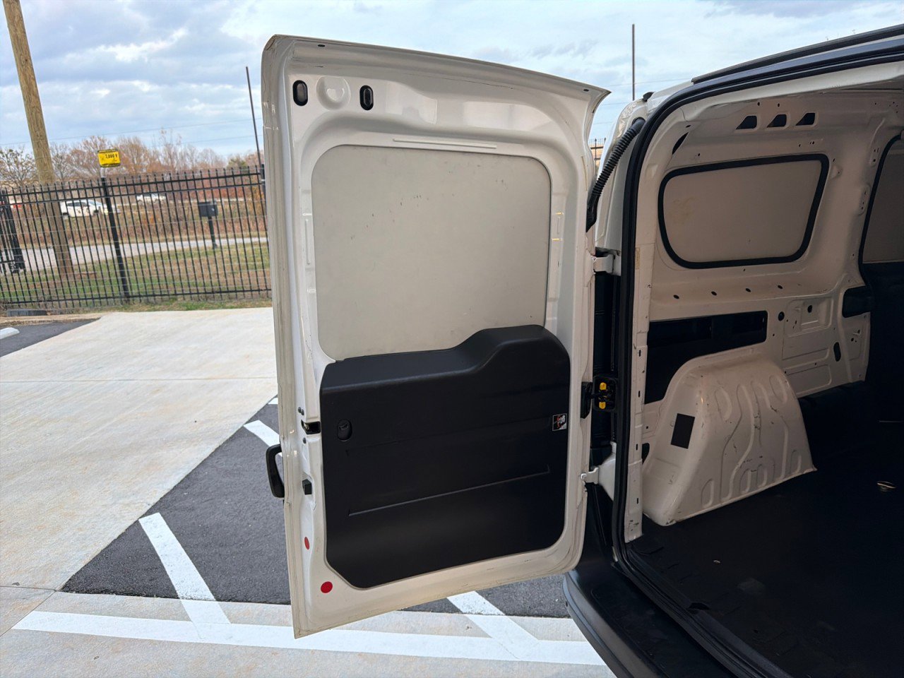 Used 2020 RAM ProMaster City Tradesman image 12