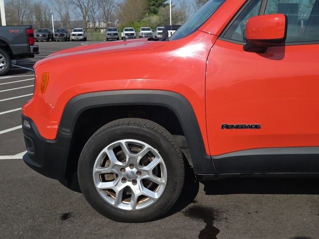 Used 2015 Jeep Renegade Latitude w/ Popular Equipment Group image 16