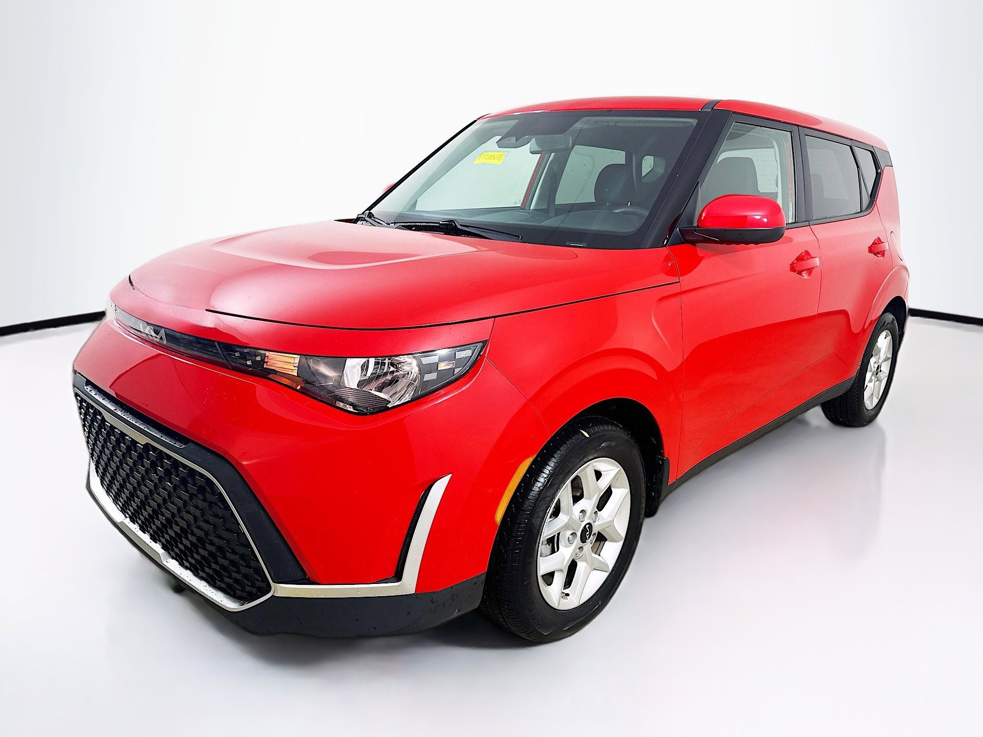 Used 2023 Kia Soul LX w/ LX Technology Package image 4
