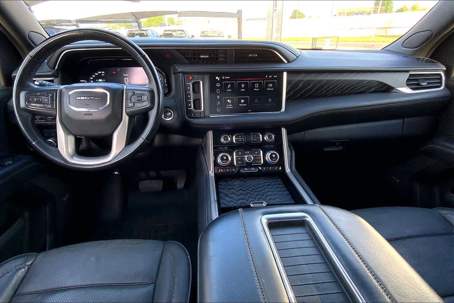 Used 2023 GMC Yukon Denali AWD/4WD image 15