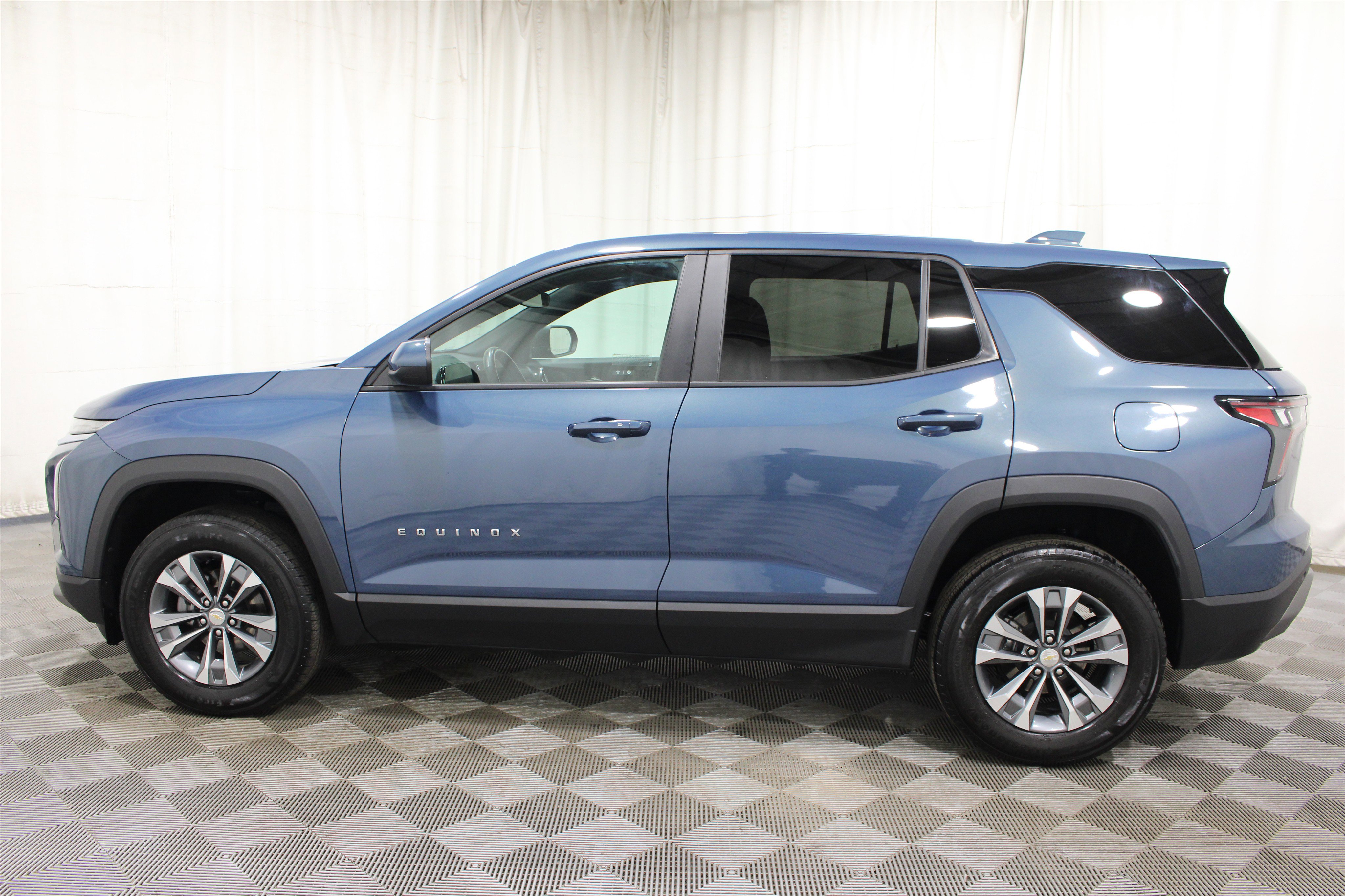Used 2025 Chevrolet Equinox LT FWD image 29
