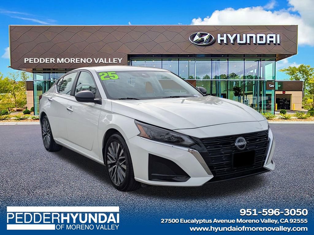 Used 2025 Nissan Altima 2.5 SV image 1