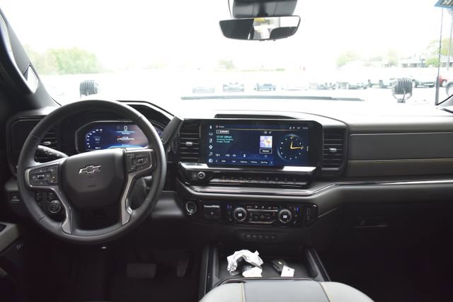 Used 2025 Chevrolet Silverado 2500 ZR2 w/ Technology Package AWD/4WD image 43