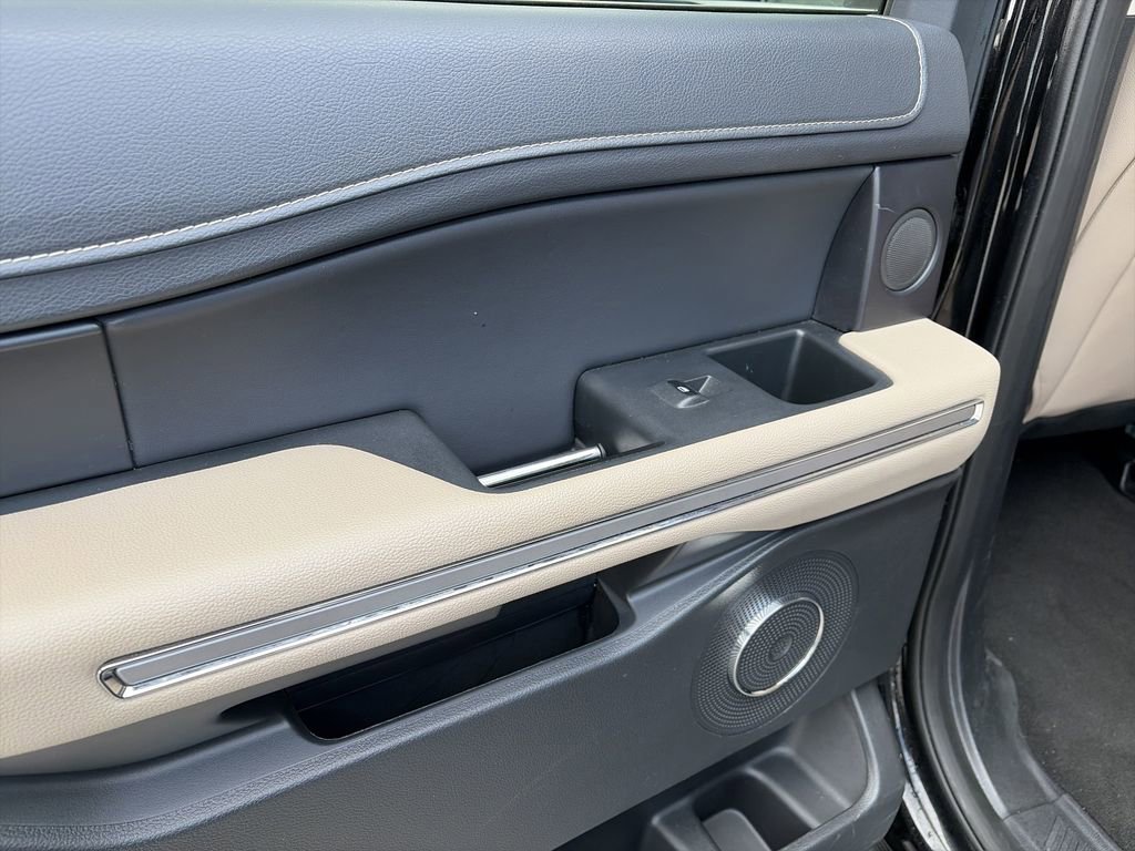 Used 2024 Ford Expedition Max Limited AWD/4WD image 19