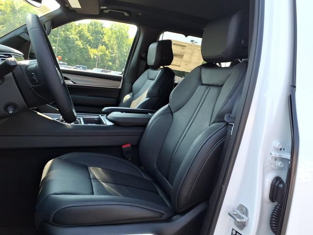 New 2026 Jeep Grand Wagoneer Limited AWD/4WD image 12