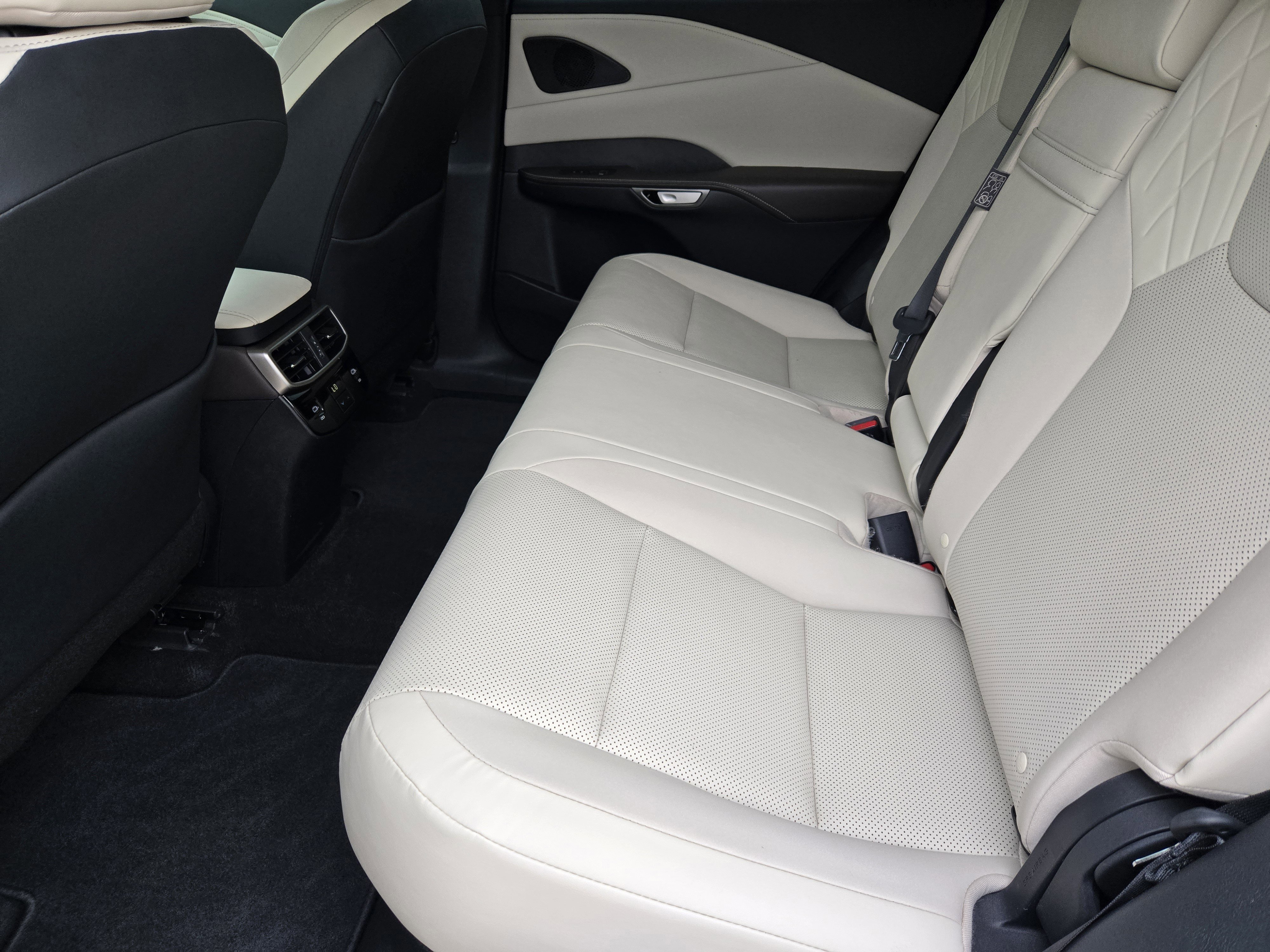 Used 2024 Lexus RX 350 FWD w/ Technology Package image 28