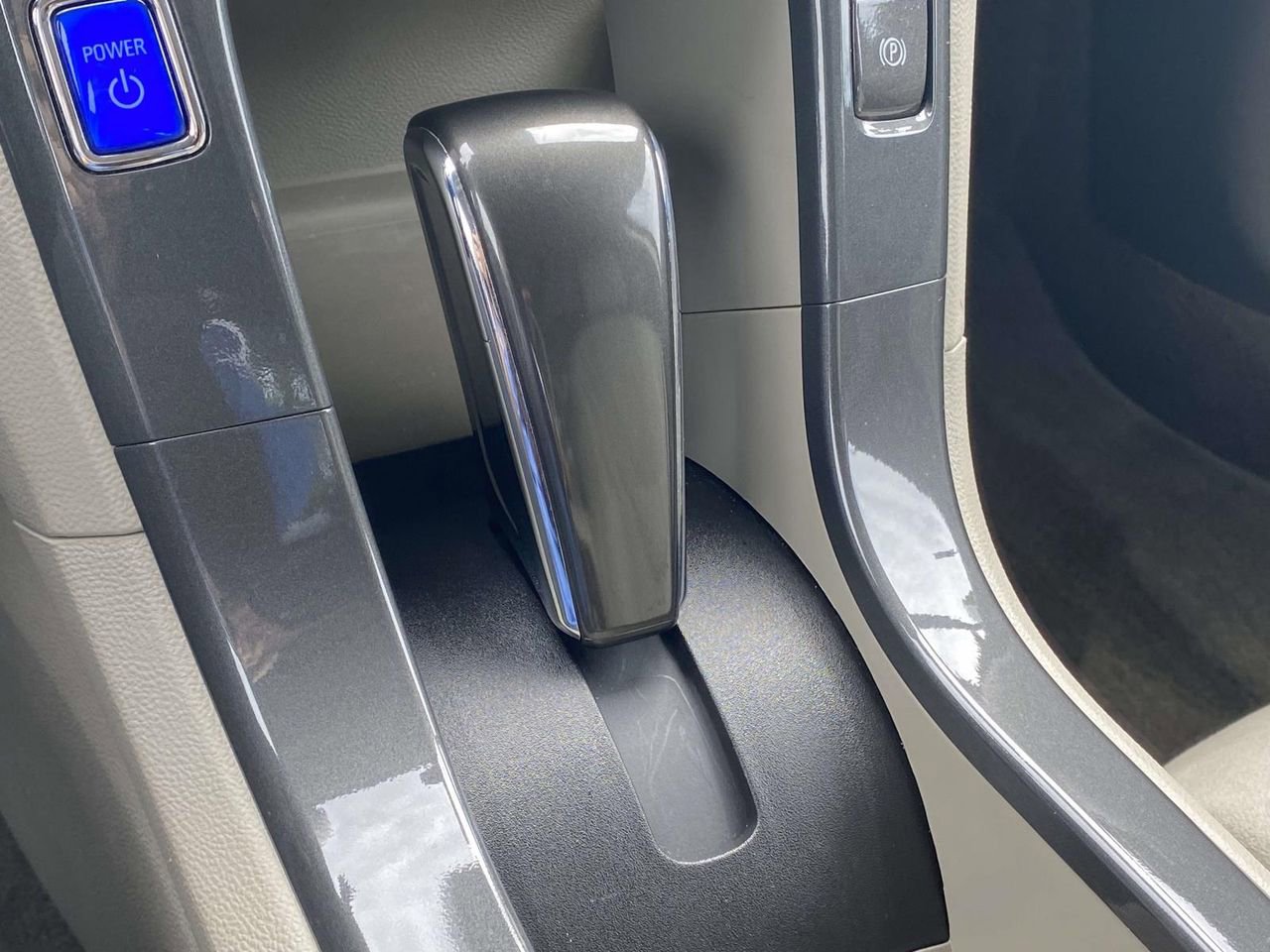 Used 2013 Chevrolet Volt Premium w/ Premium Trim Package FWD image 28