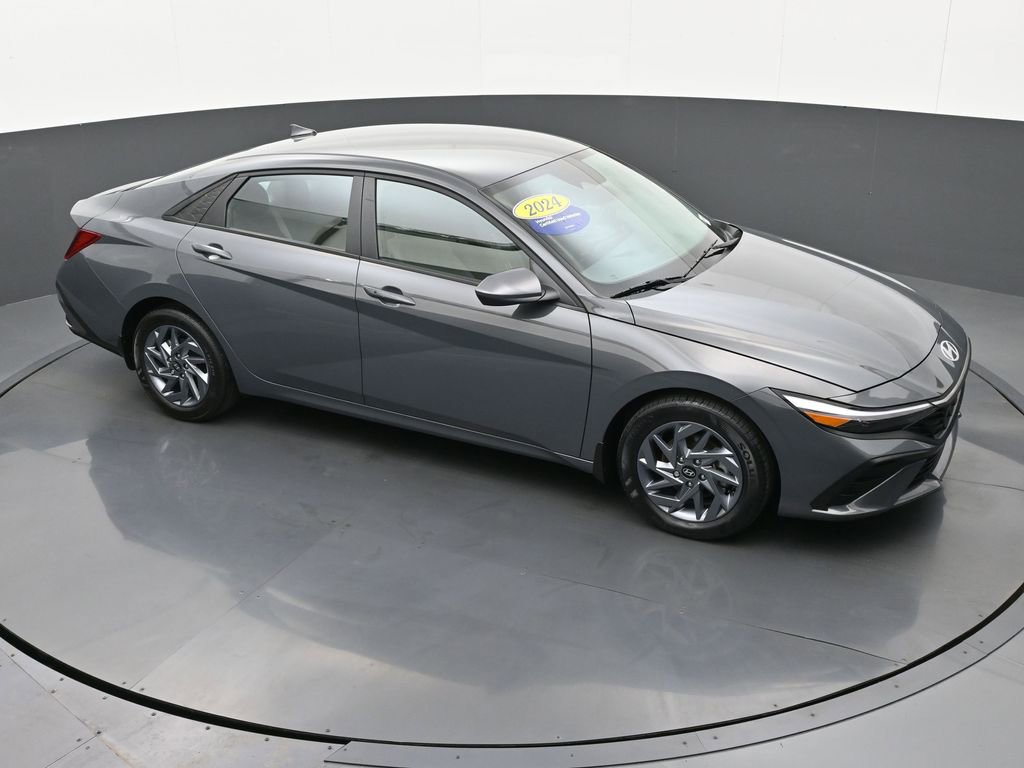Certified 2024 Hyundai Elantra SEL FWD image 32