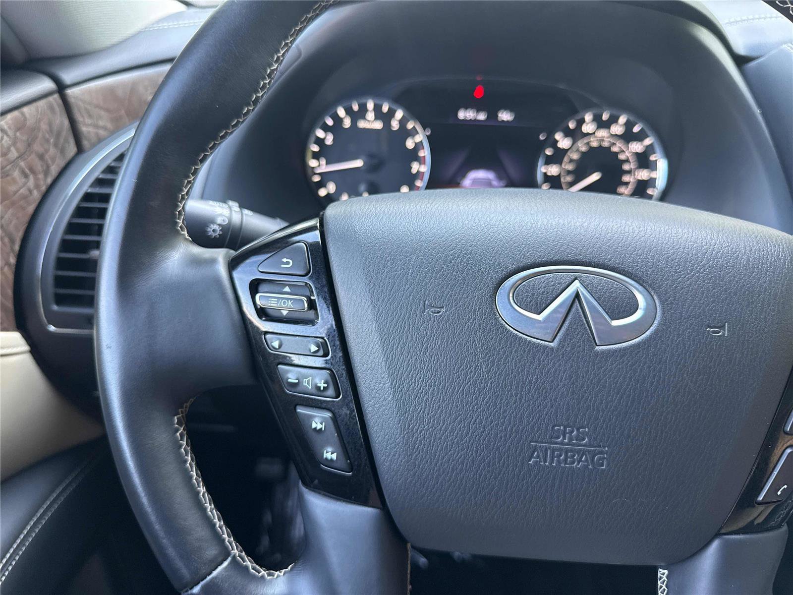 Used 2023 INFINITI QX80 Premium Select w/ Cargo Package AWD/4WD image 18